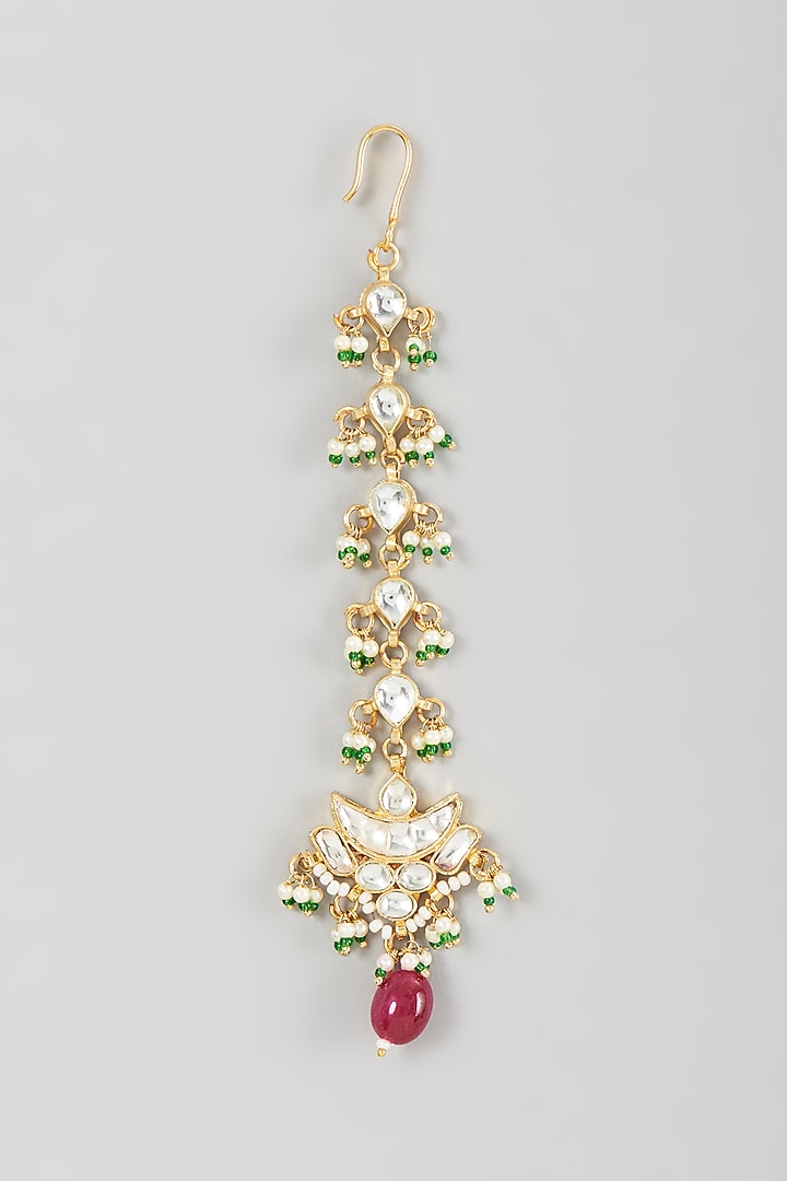 Gold Finish Kundan Polki & Pearl Maang Tikka by VASTRAA Jewellery at Pernia's Pop Up Shop