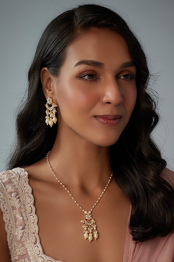Gold Finish Kundan Polki & Pearl Necklace Set by VASTRAA Jewellery at Pernia's Pop Up Shop