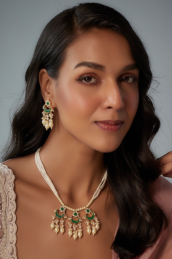 Gold Finish Kundan Polki & Green Stone Necklace Set by VASTRAA Jewellery at Pernia's Pop Up Shop