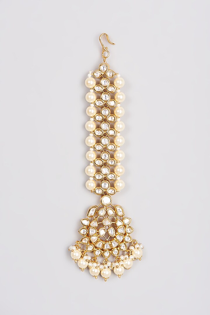 Gold Finish Kundan Polki & Pearls Maang Tikka by VASTRAA Jewellery at Pernia's Pop Up Shop