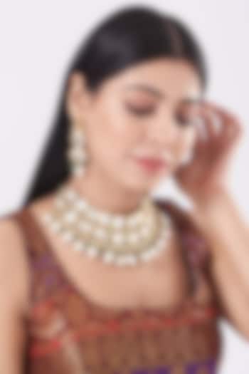 Gold Finish Kundan Polki & Green Beaded Necklace Set by VASTRAA Jewellery at Pernia's Pop Up Shop