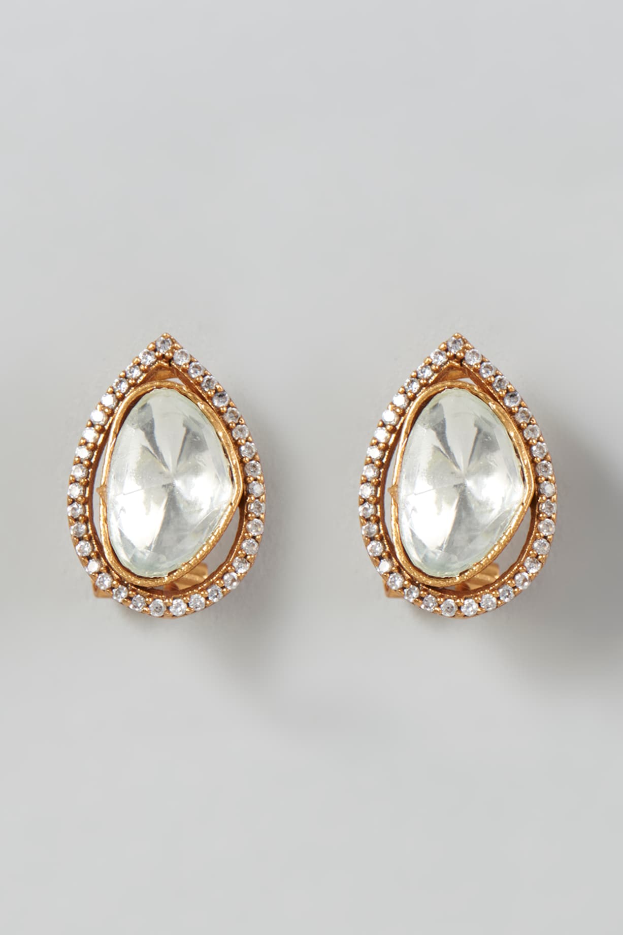 Two Tone Finish Kundan Dangler Earrings Design by Zerokaata Jewellery at  Pernia's Pop Up Shop 2024