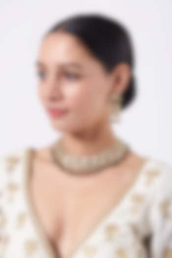 Gold Finish Jadua Beaded Choker Necklace Set by VASTRAA Jewellery