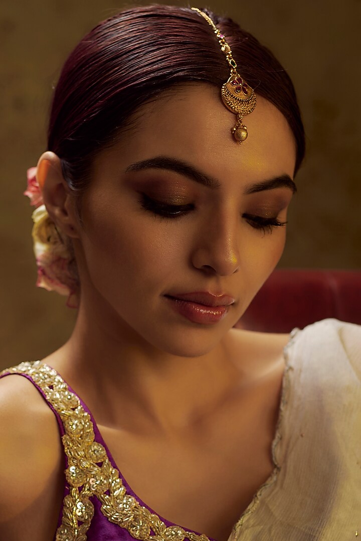 Gold Finish Kundan Polki Temple Maangtikka by VASTRAA Jewellery at Pernia's Pop Up Shop