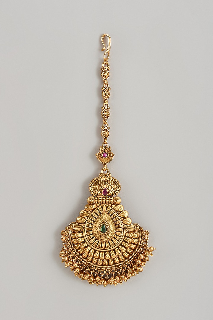 Gold Finish Kundan Polki Temple Maangtikka by VASTRAA Jewellery at Pernia's Pop Up Shop