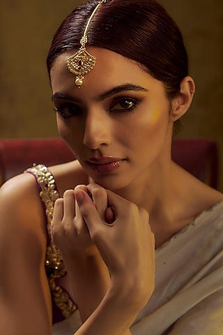 Gold Finish Kundan Polki Temple Maangtikka by VASTRAA Jewellery