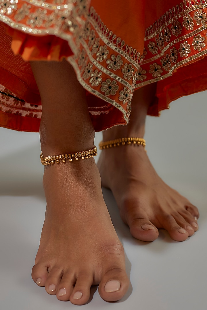 Gold Finish Kundan Polki Temple Anklets (Set of 2) by VASTRAA Jewellery at Pernia's Pop Up Shop