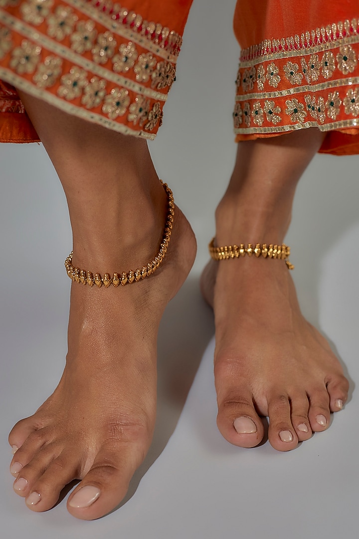 Gold Finish Kundan Polki Temple Anklets (Set of 2) by VASTRAA Jewellery at Pernia's Pop Up Shop