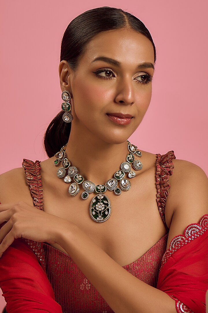 Gold Finish Kundan Polki & Emerald Necklace Set by VASTRAA Jewellery at Pernia's Pop Up Shop