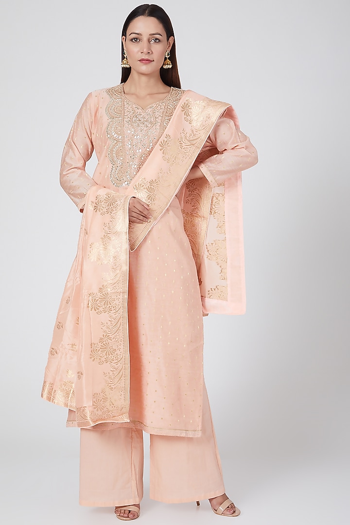 Peach Embroidered Kurta Set by VASTRAA at Pernia's Pop Up Shop