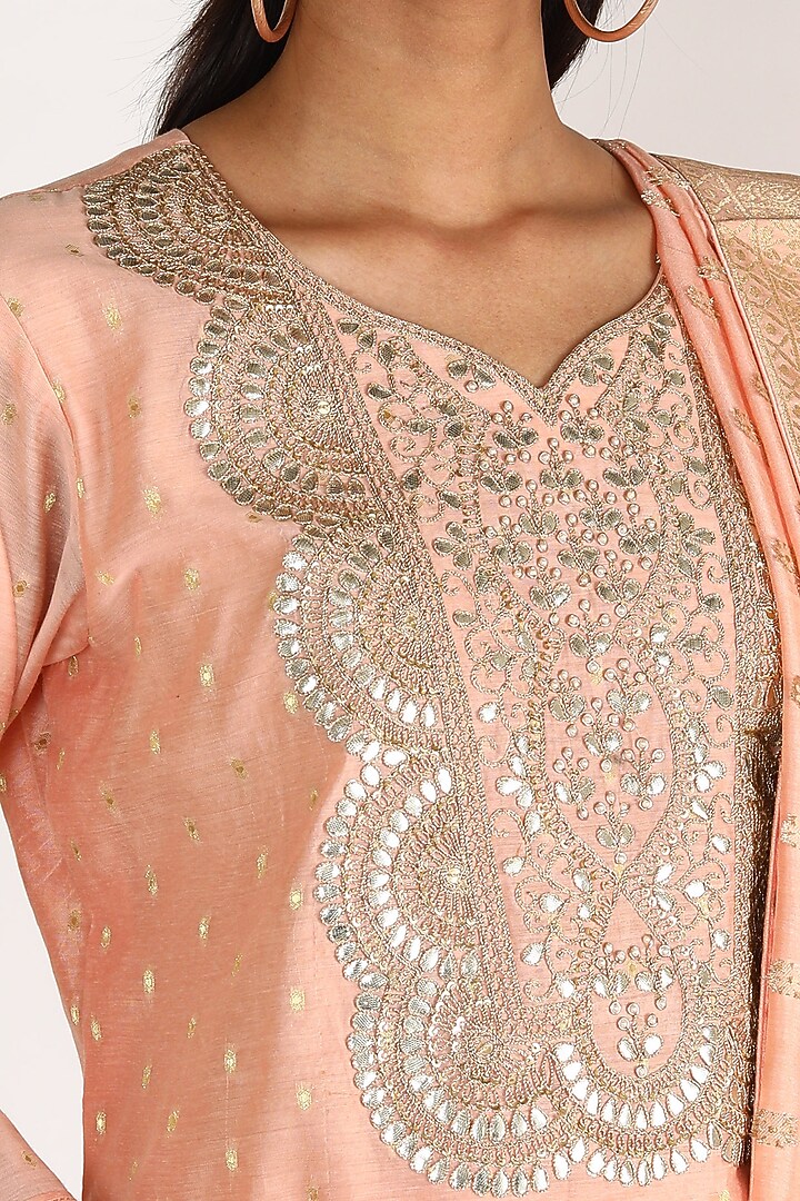 Peach Embroidered Cotton Kurta Set by VASTRAA at Pernia's Pop Up Shop
