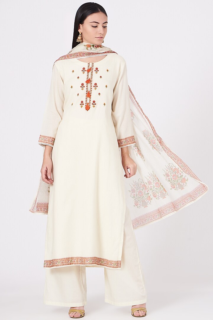 White Printed Kurta Set by VASTRAA