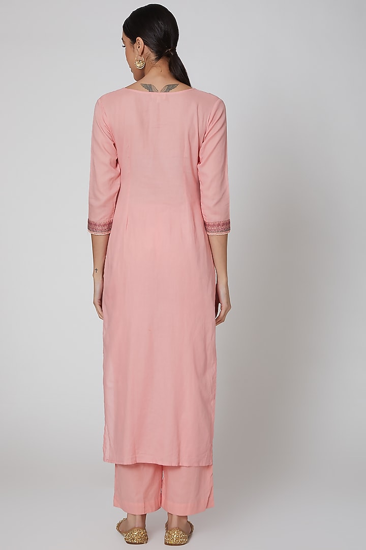 Pink Printed Kurta Set by VASTRAA at Pernia's Pop Up Shop