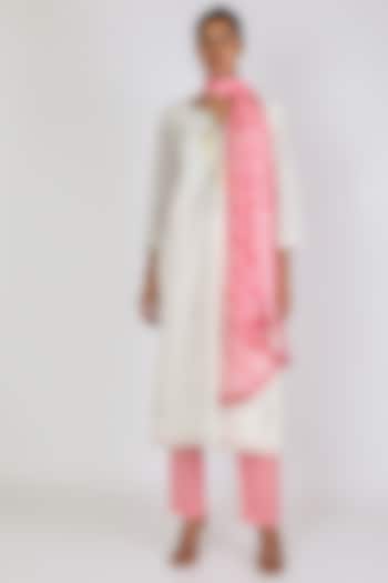 White & Pink Cotton Kurta Set by Vastraa