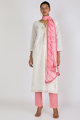 White & Pink Cotton Kurta Set by Vastraa
