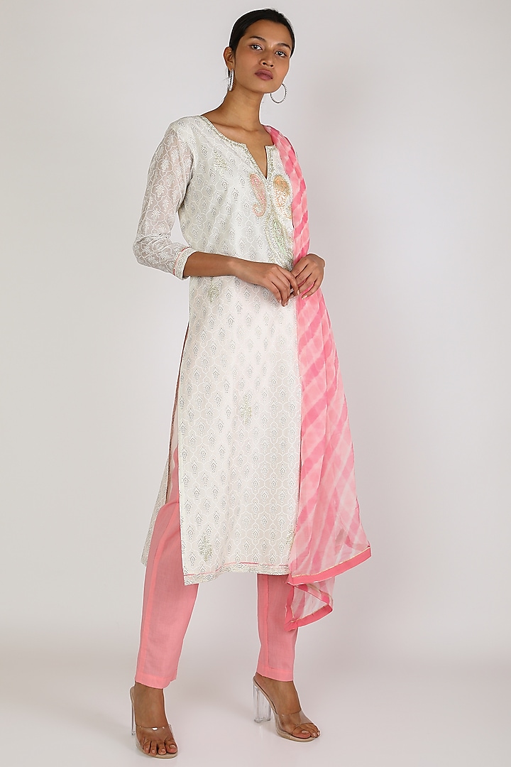 White & Blush Pink Cotton Kurta Set by Vastraa