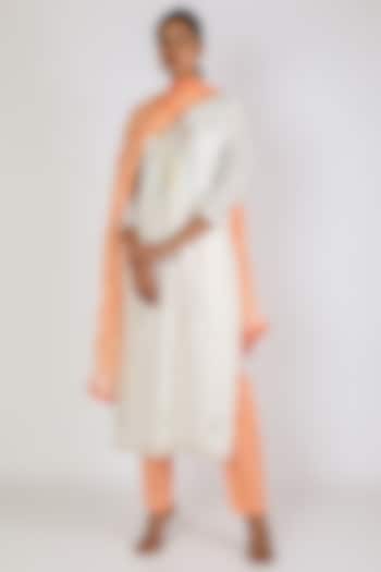 White & Orange Kurta Set by Vastraa
