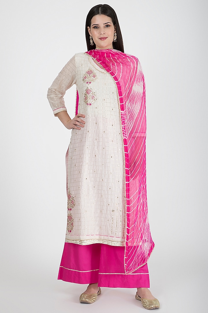 Off White & Pink Embroidered Kurta Set by VASTRAA