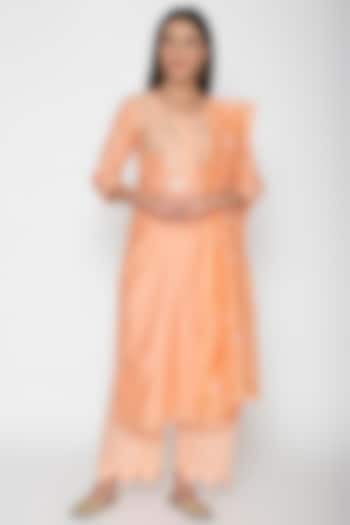 Peach Embroidered Kurta Set by VASTRAA at Pernia's Pop Up Shop