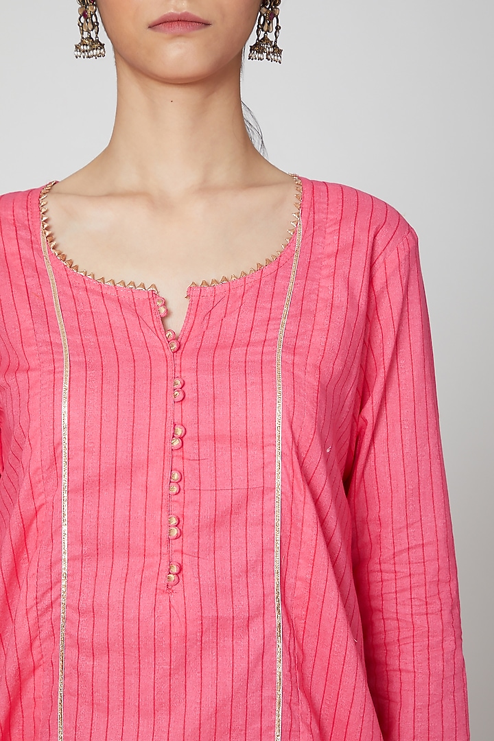 Blush Pink & White Printed Kurta Set by VASTRAA at Pernia's Pop Up Shop