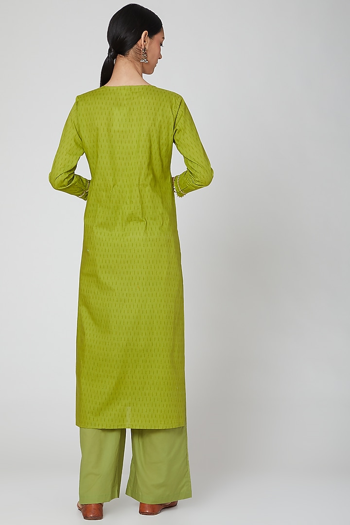 Olive Green Printed Kurta Set by VASTRAA at Pernia's Pop Up Shop