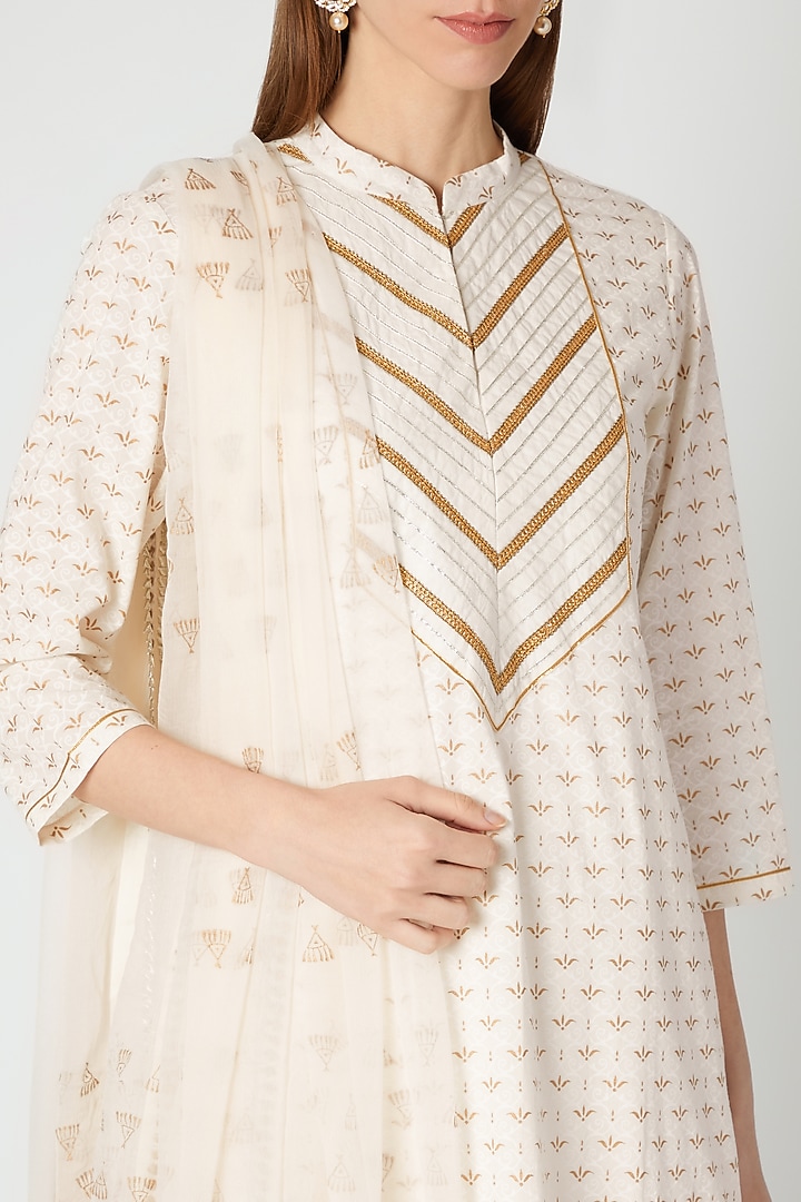 Off White & Gold Kurta Set by VASTRAA at Pernia's Pop Up Shop