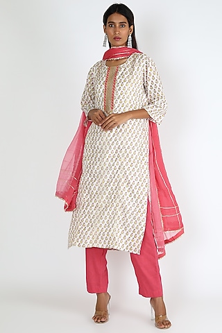 White & Hot Pink Embroidered Kurta Set by VASTRAA