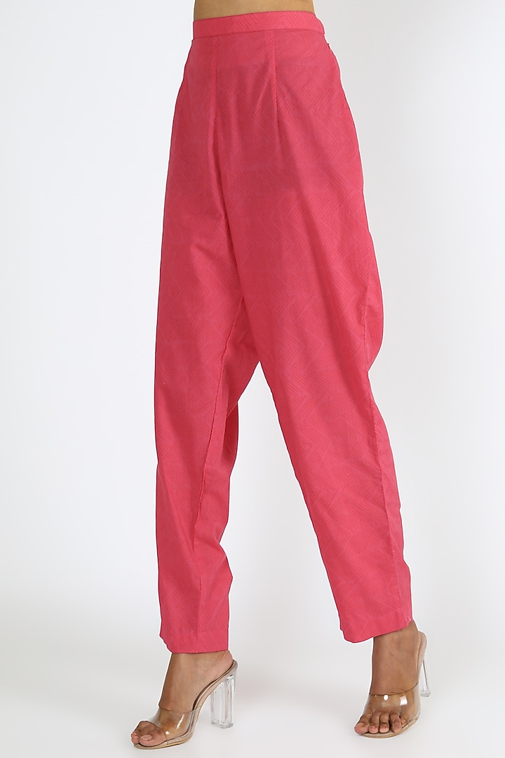 White & Hot Pink Embroidered Kurta Set by VASTRAA at Pernia's Pop Up Shop