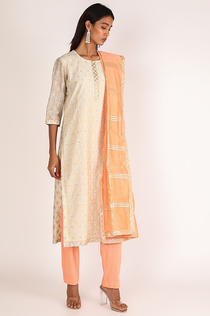 White & Peach Embroidered Kurta Set by VASTRAA