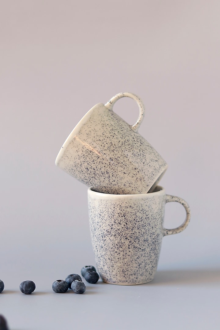White With Blue Splatter Stoneware Mug Set by VATA LIVING