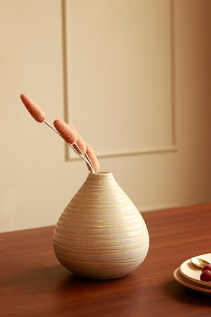 White & Beige Stoneware Shvet Swirl Vase by VATA LIVING at Pernia's Pop Up Shop