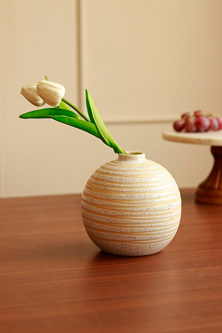 White & Beige Stoneware Shvet Orbit Vase by VATA LIVING at Pernia's Pop Up Shop