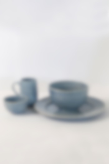 Light Blue Stoneware Dinner Set (Set of 20) by VATA LIVING