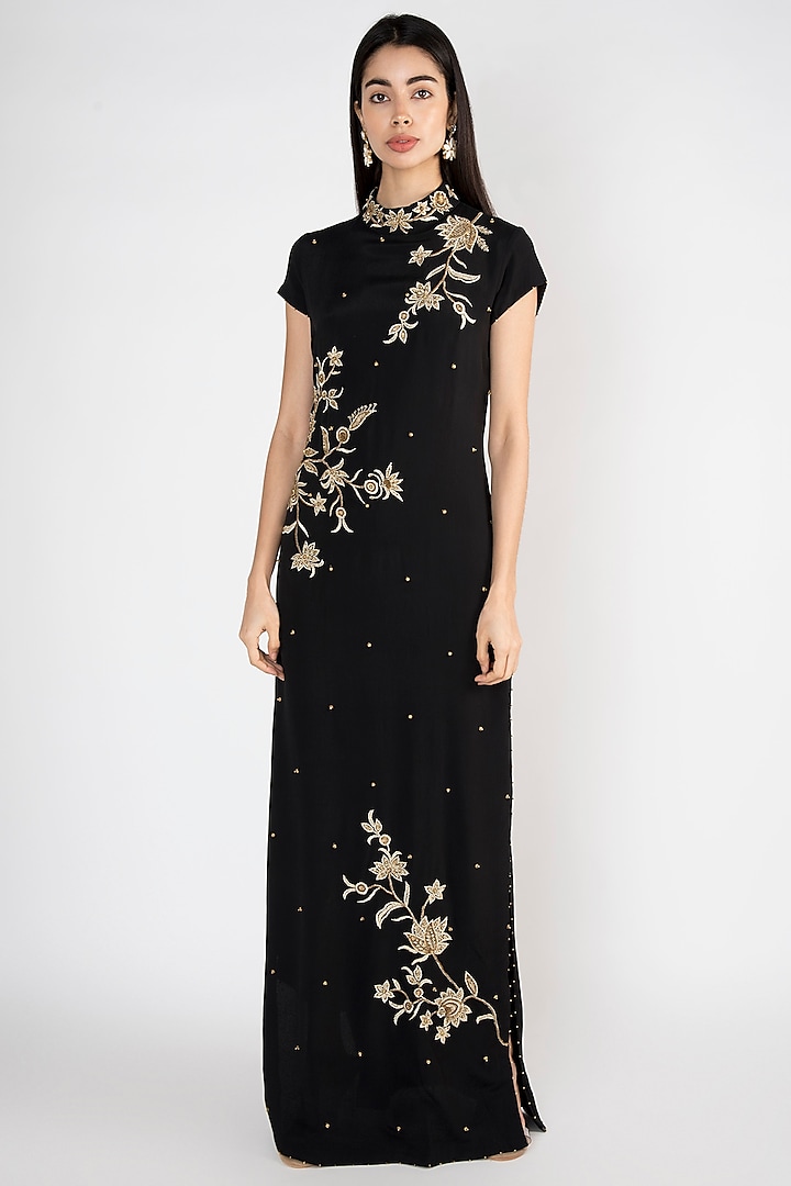 Black Floral Embroidered Long Tunic With Pants by Varsha Wadhwa