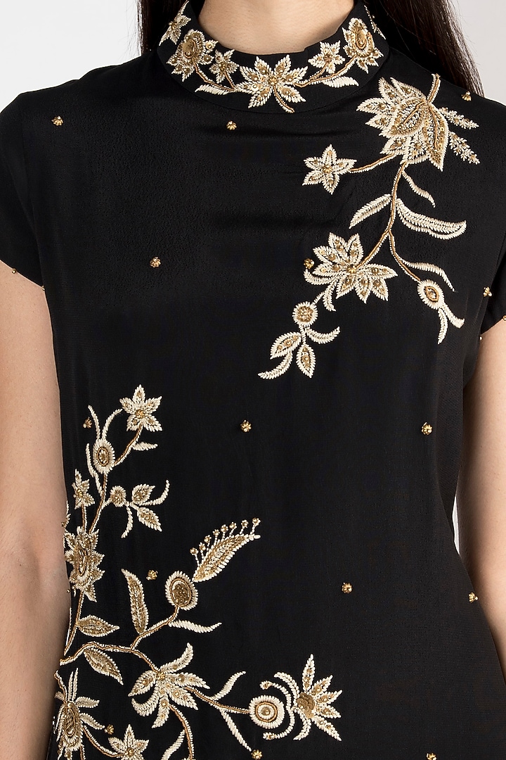 Black Floral Embroidered Long Tunic With Pants by Varsha Wadhwa at Pernia's Pop Up Shop