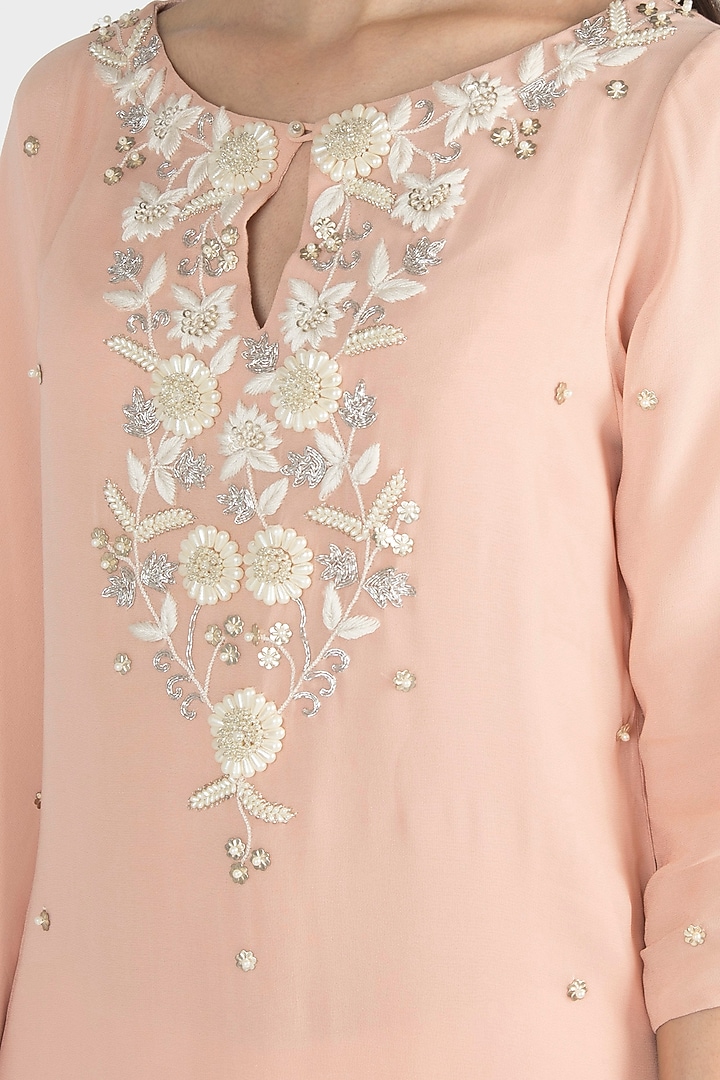 Peach Embroidered Kaftan Tunic by Varsha Wadhwa at Pernia's Pop Up Shop