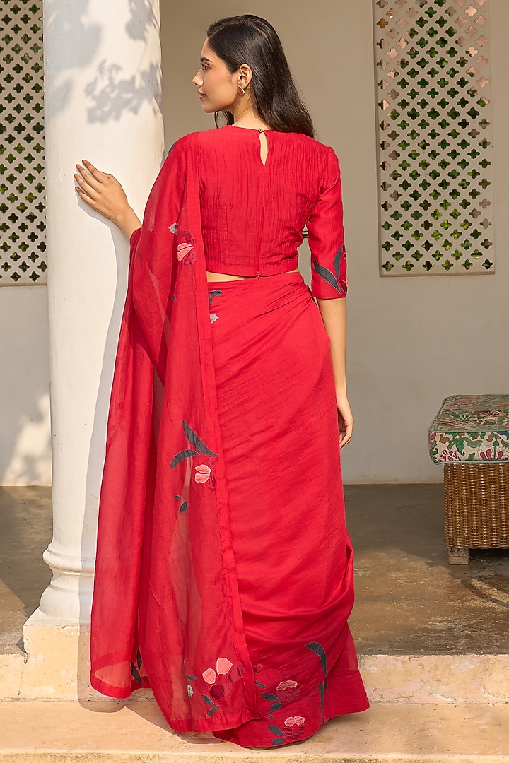 Cherry Red Muslin Cotton Embroidered Party Wear Saree Set by Vaayu at Pernia's Pop Up Shop