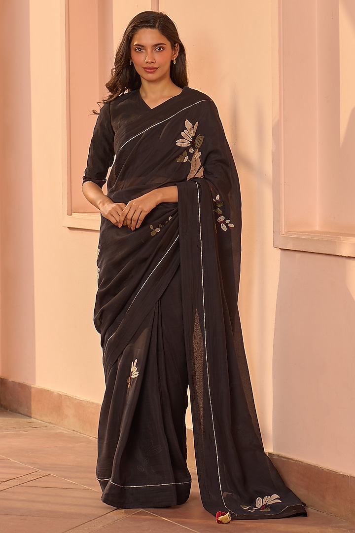 Noir Muslin Cotton Embroidered Party Wear Saree Set by Vaayu at Pernia's Pop Up Shop