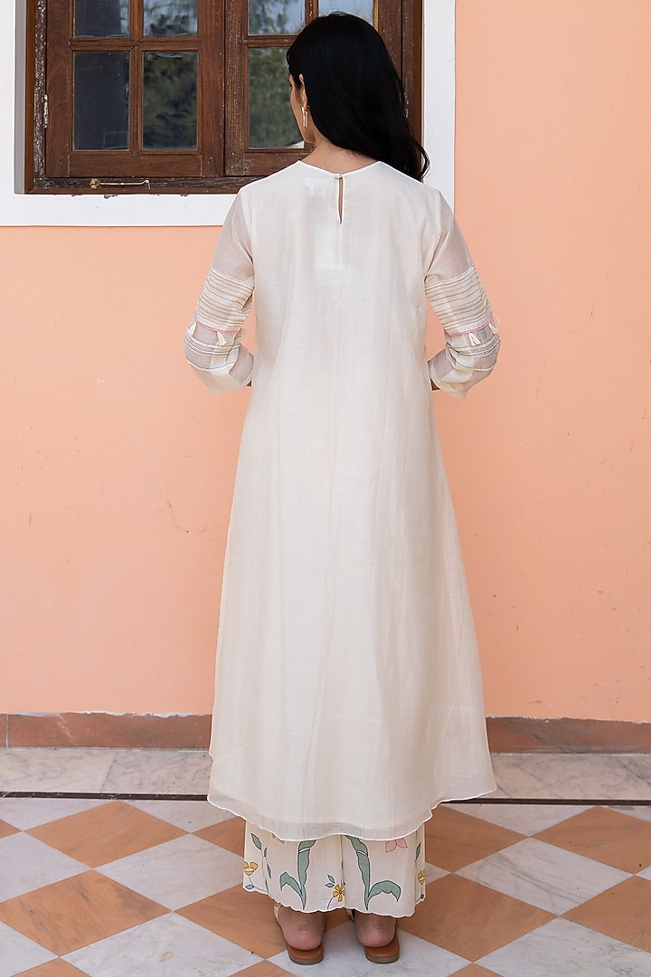 Porcelain White Muslin Cotton Kurta Set by Vaayu at Pernia's Pop Up Shop