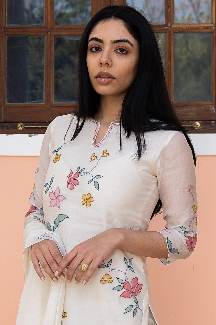 Porcelain White Embroidered Kurta Set Design by Vaayu at Pernia's Pop ...