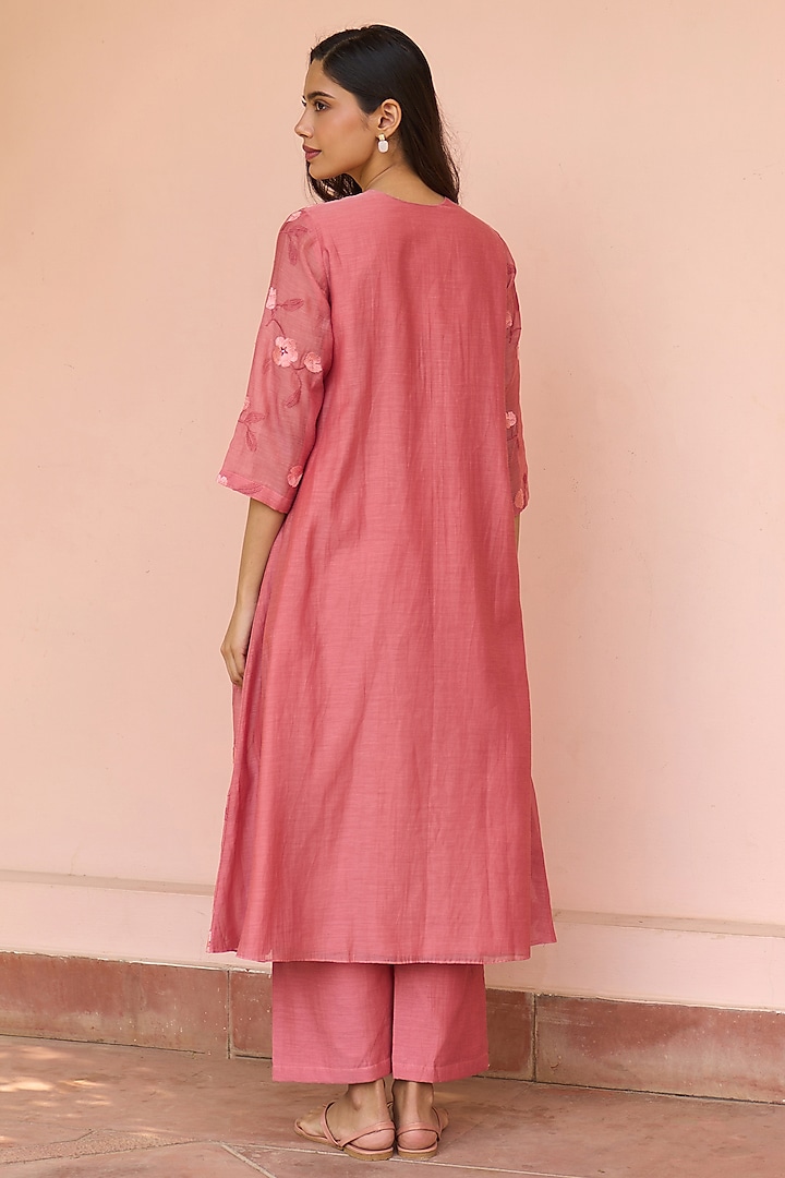 Hibiscus-Colored Muslin Cotton Floral Embroidered Kurta Set by Vaayu at Pernia's Pop Up Shop
