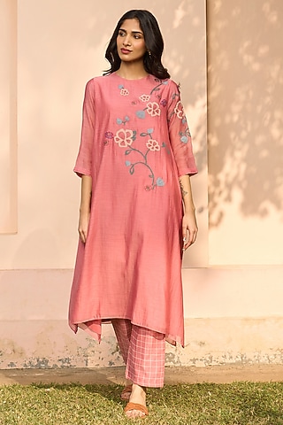 Hibiscus-Colored Muslin Cotton Applique Embroidered Co-Ord Set by Vaayu
