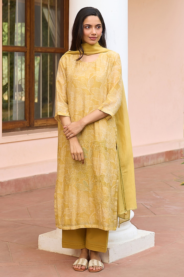 Rue Yellow Muslin Cotton Printed & Kantha Embroidered Kurta Set by Vaayu at Pernia's Pop Up Shop