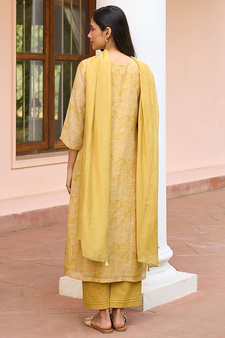 Rue Yellow Muslin Cotton Printed & Kantha Embroidered Kurta Set by Vaayu at Pernia's Pop Up Shop