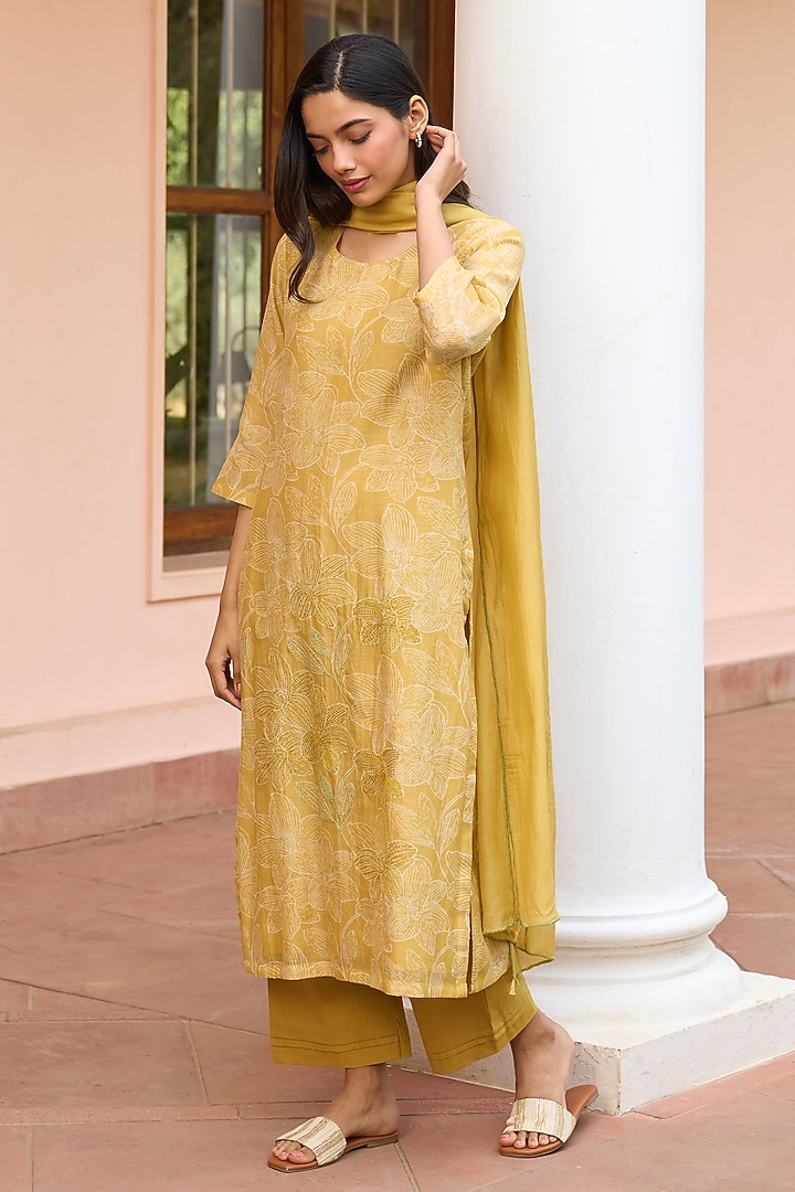 Rue Yellow Muslin Cotton Printed & Kantha Embroidered Kurta Set by Vaayu at Pernia's Pop Up Shop