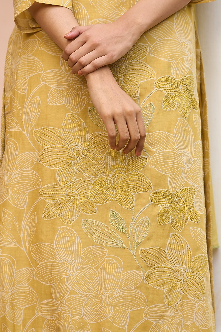 Rue Yellow Muslin Cotton Printed & Kantha Embroidered Kurta Set by Vaayu at Pernia's Pop Up Shop