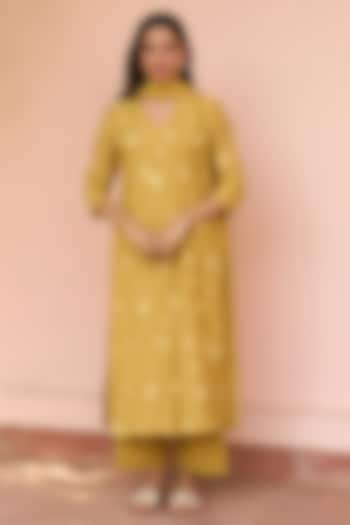 Rue Yellow Muslin Cotton Embroidered Kurta Set by Vaayu at Pernia's Pop Up Shop