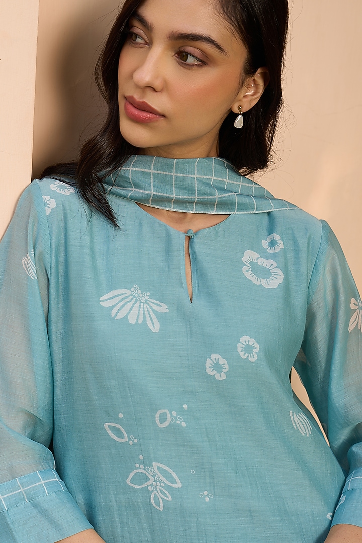 Powder Blue Muslin Cotton Applique Embroidered & Printed Kurta Set by Vaayu at Pernia's Pop Up Shop