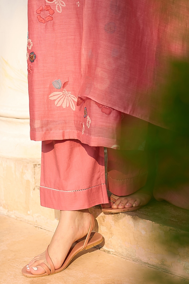 Hibiscus-Colored Muslin Cotton Applique Embroidered & Printed Kurta Set by Vaayu at Pernia's Pop Up Shop