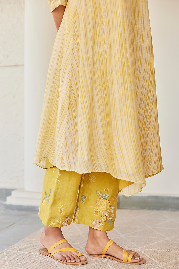 Rue Cotton Muslin Printed Kurta Set by Vaayu at Pernia's Pop Up Shop